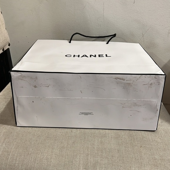 Chanel Bag - Picture 2 of 2